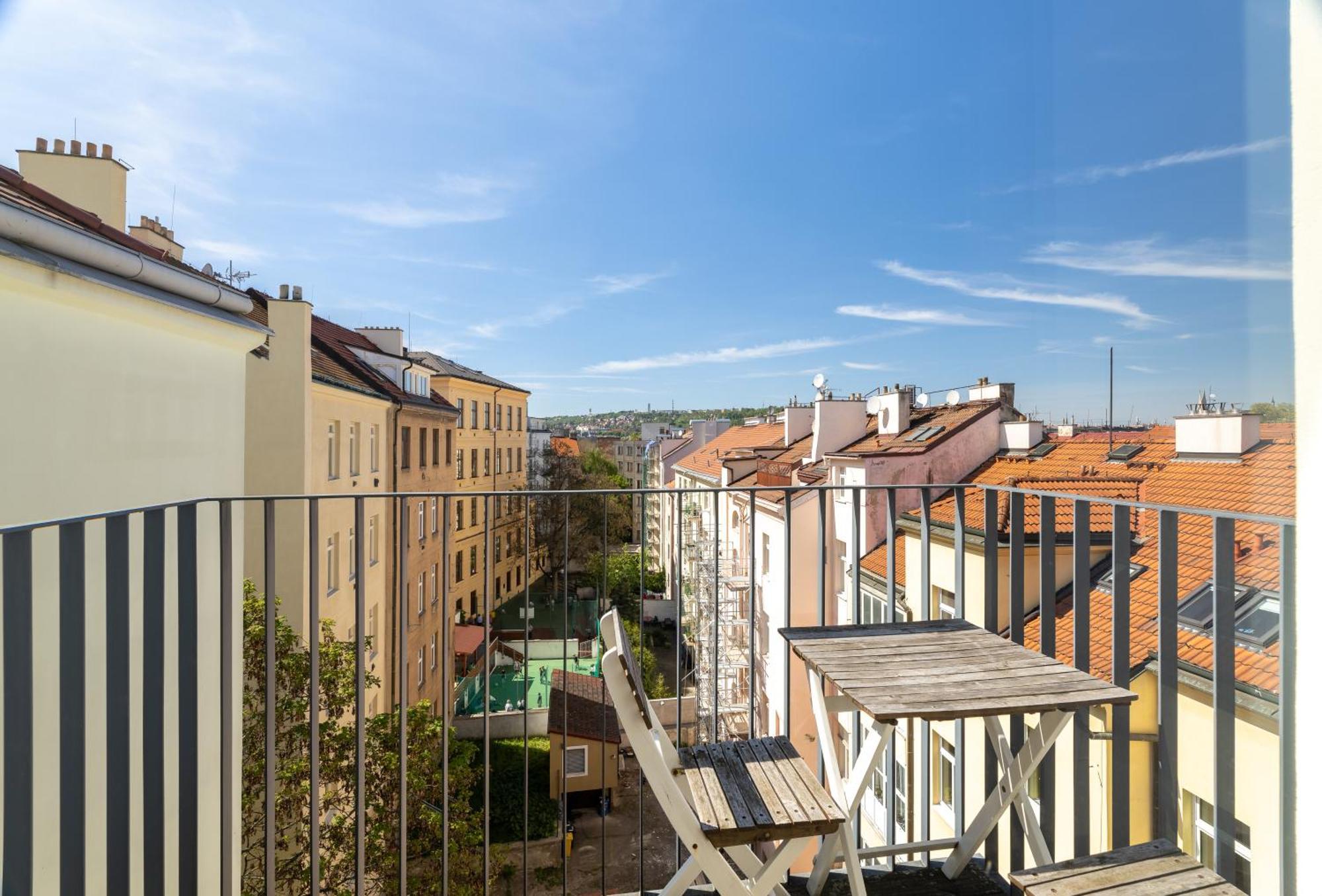 Peaceful & Cozy Living In Vysehrad With A Balcony