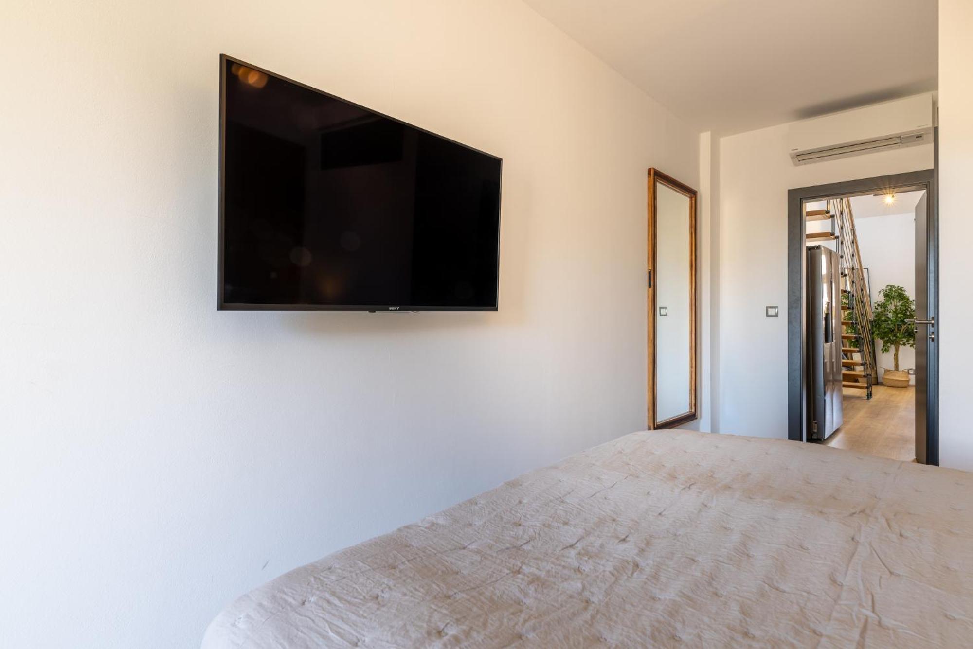 Peaceful & Cozy Living In Vysehrad With A Balcony Apartamento *