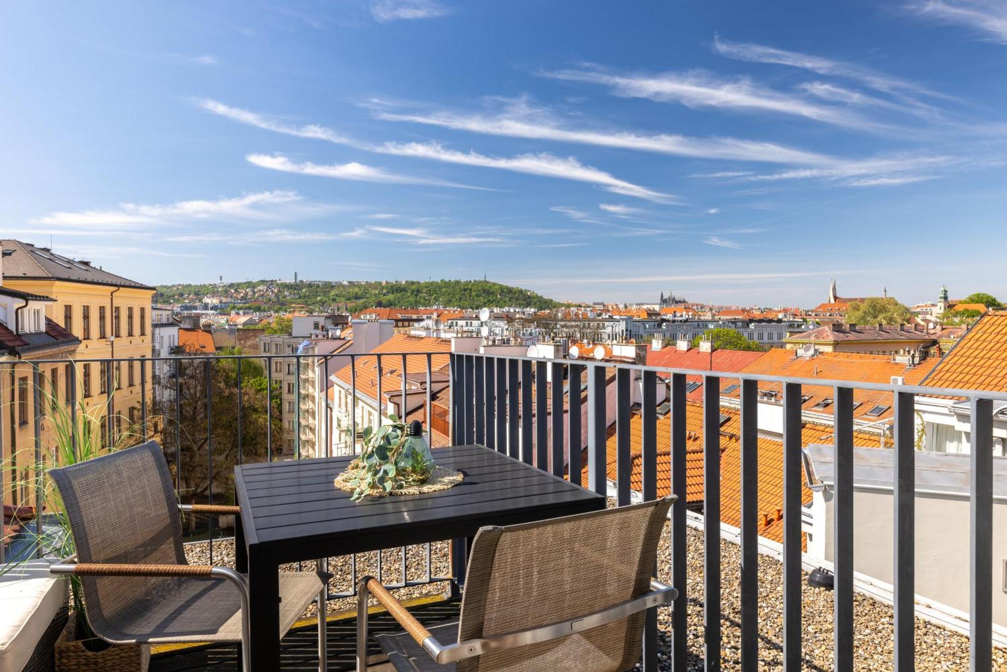 Peaceful & Cozy Living In Vysehrad With A Balcony Appartamento Praga