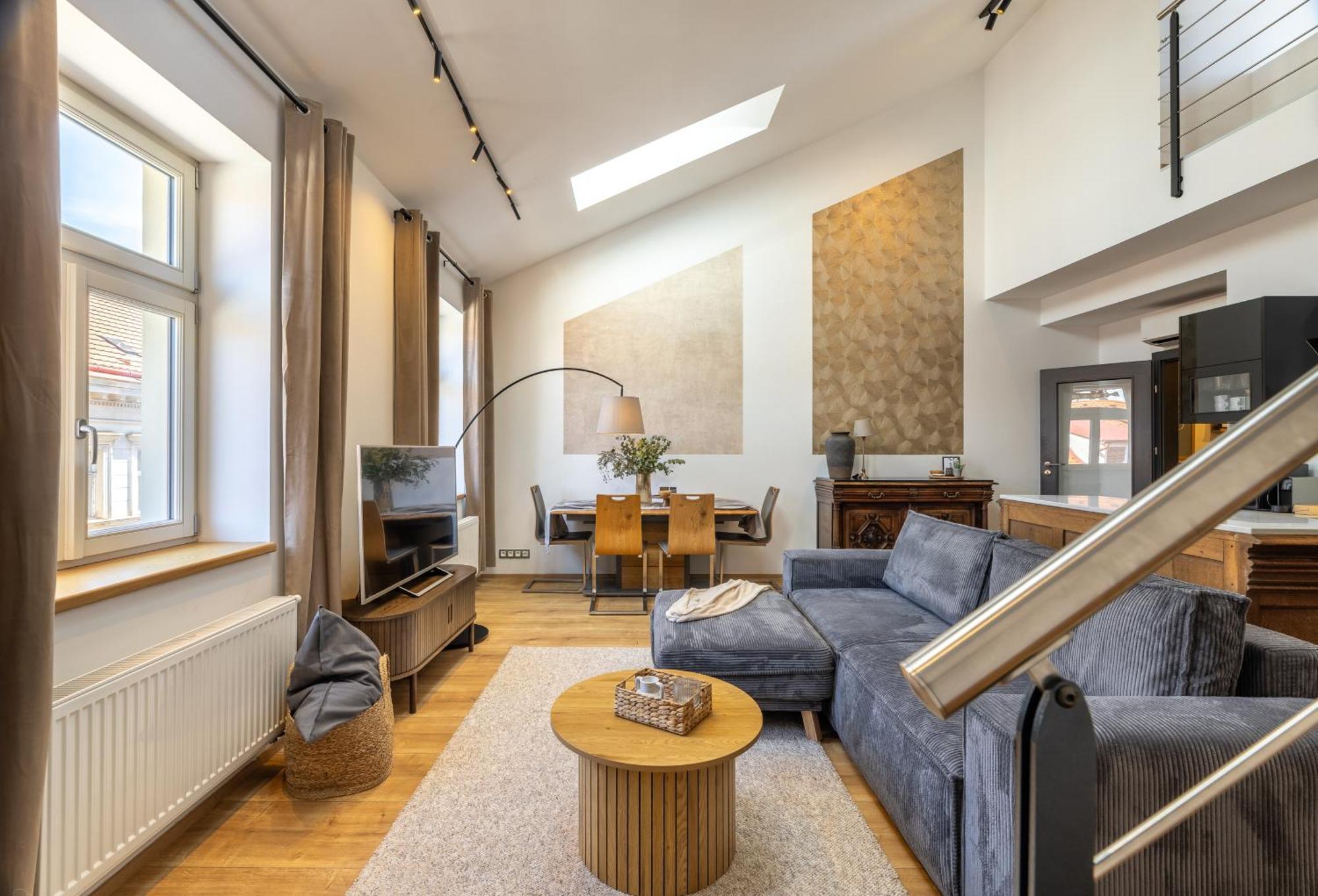 Peaceful & Cozy Living In Vysehrad With A Balcony Appartamento